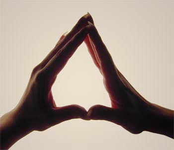 [photo Astrid hands]